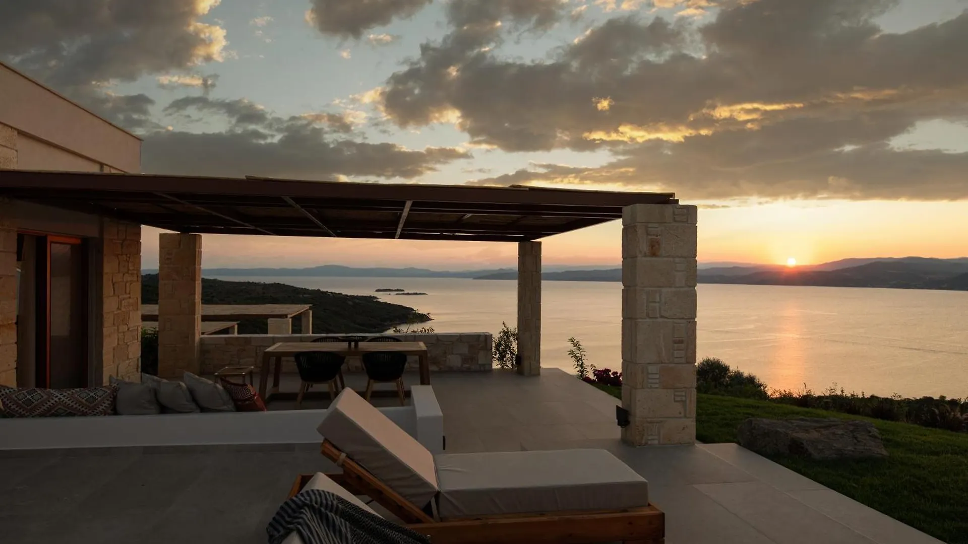 Sun Rise Villas Ammouliani Greece